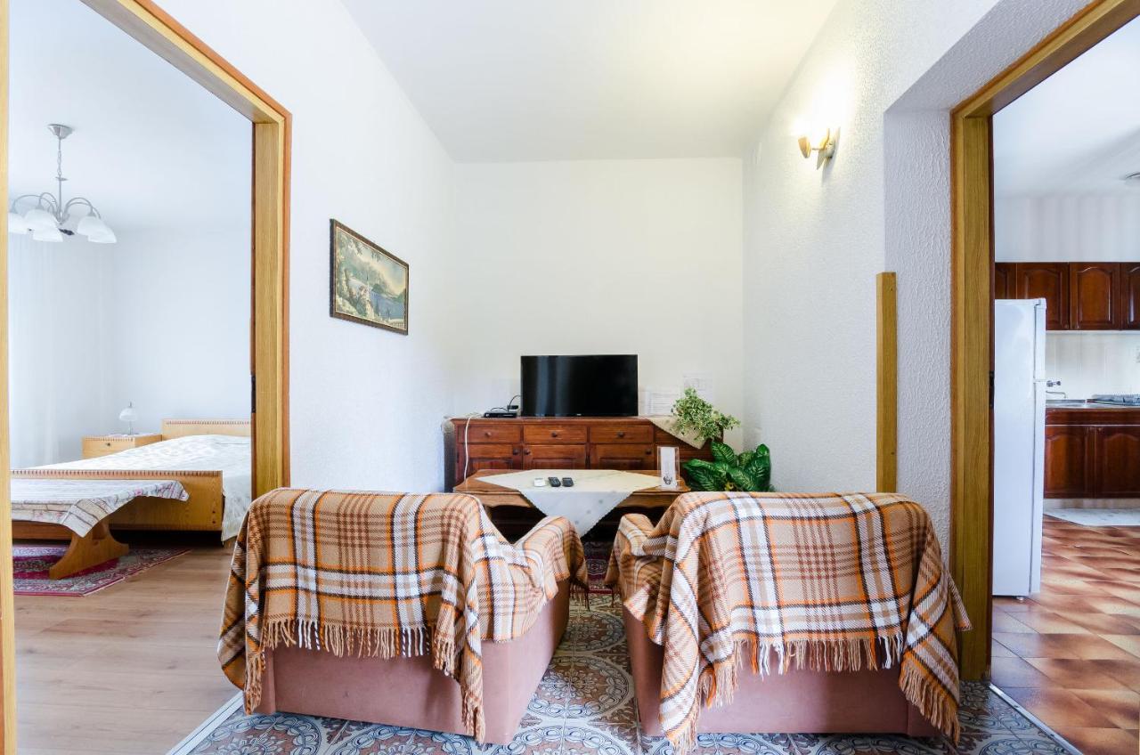 Apartments Mladen Jelica Icici Luaran gambar