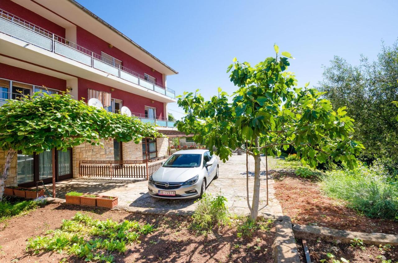 Apartments Mladen Jelica Icici Luaran gambar
